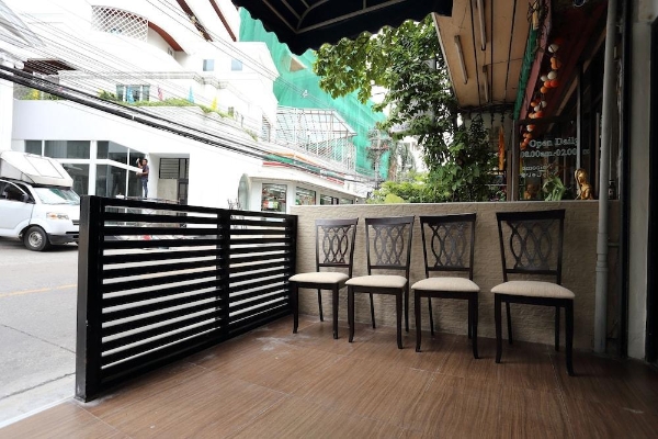 Sukhumvit 20 Hotel